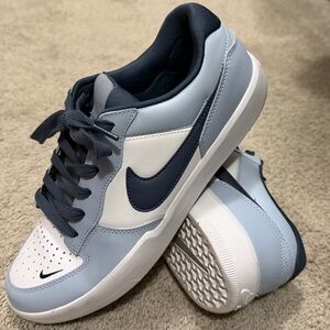 Nike Men's Navy and White Sneakers